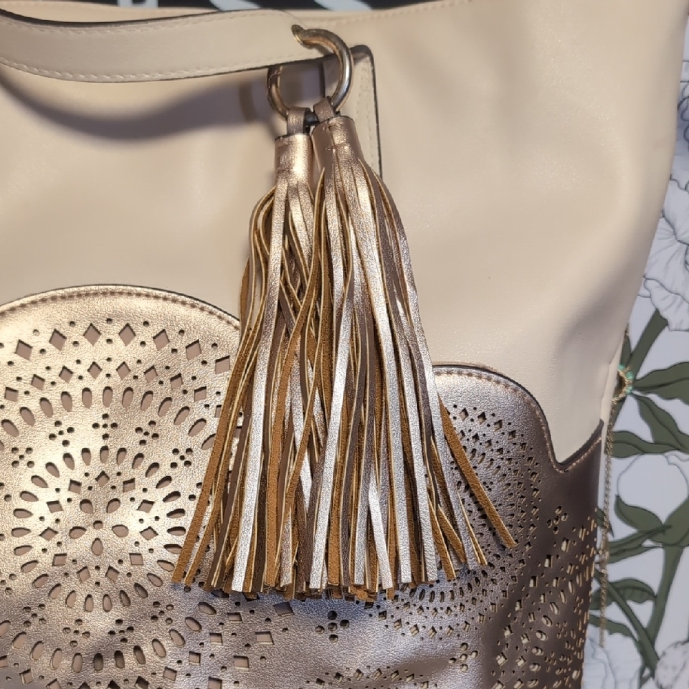 Classic Beige Tote with Rose Gold Metallic Accents - Picture 4 of 14